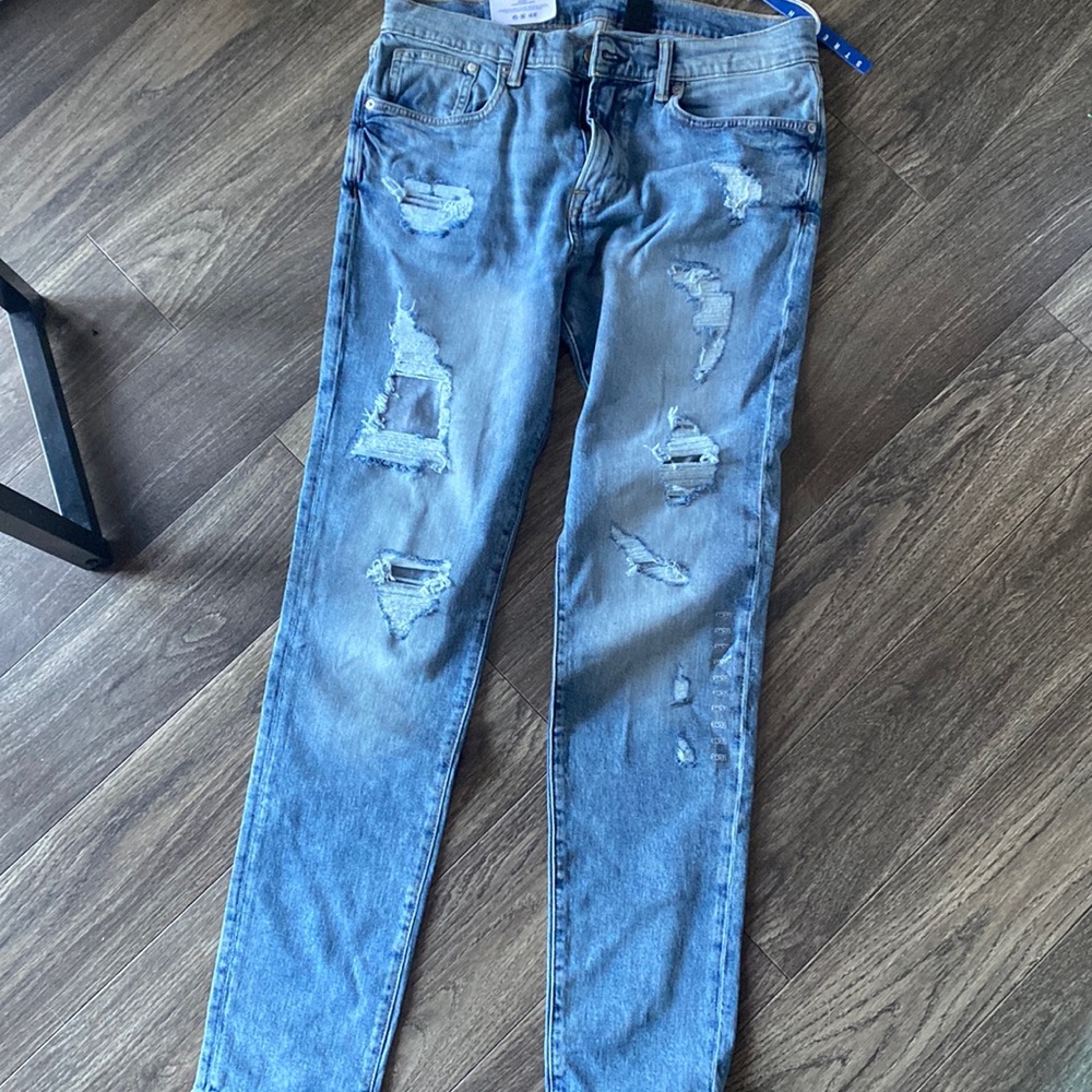 Brand new men’s skinny jeans! With rips